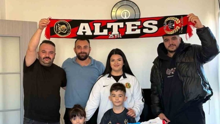 Kumbarasındaki parayı Eskişehirspor’a bağışlayan Hüseyin Buğra’ya sürpriz hediye