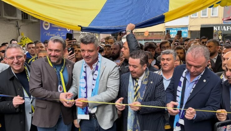 Kütahya Fenerbahçeliler Derneği Sadettin Saran’ın katılımıyla açıldı