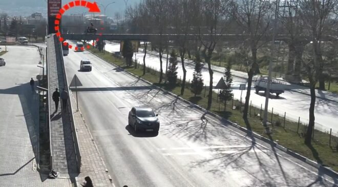 Kütahya İl Emniyet Müdürlüğü’nden motosiklet sürücülerine yaya üst geçidi uyarısı