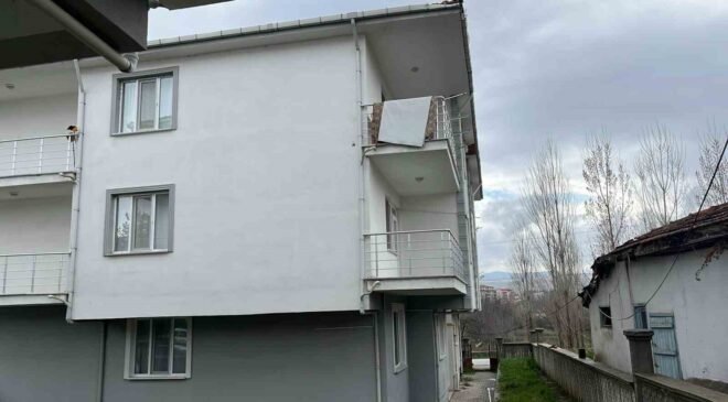 Kütahya’da balkondan düşen Alzaymır hastası hayatını kaybetti