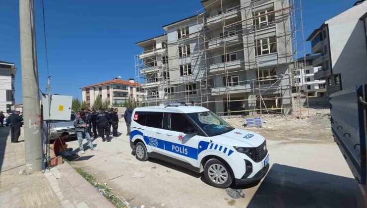 Kütahya’da iskele çöktü: 2 işçi yaralandı