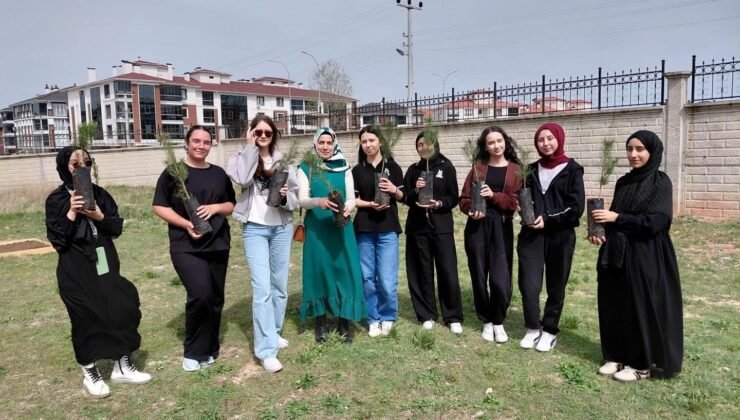 Kütahya’da öğrencilerden doğaya anlamlı katkı