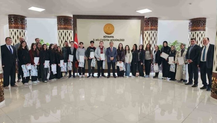 Kütahya’nın başarılı öğrenciler ödüllendirildi