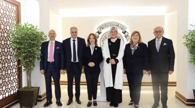 KUTSO Heyetinden Türk Kızılay’a ziyaret ve tebrik