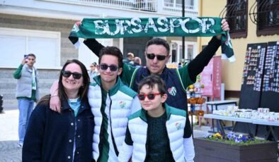 Maç için Eskişehir’e gelen Bursaspor taraftarı, kentin turistik yerlerine akın etti