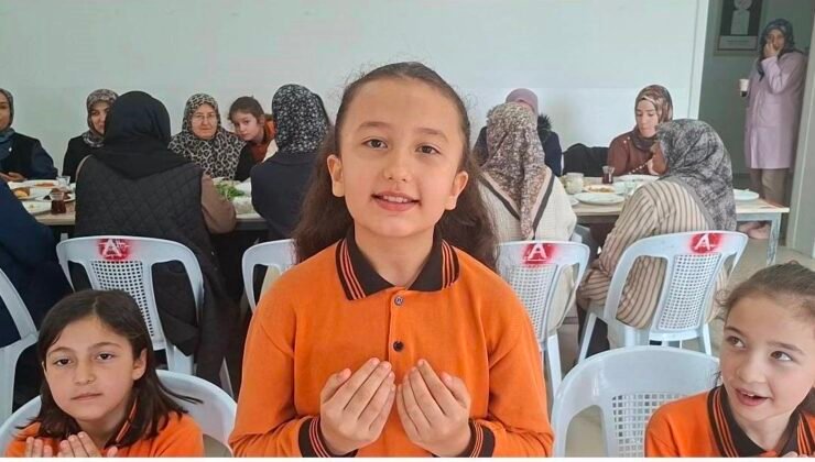 Minik Birsen’in yemek duası gönülleri fethetti