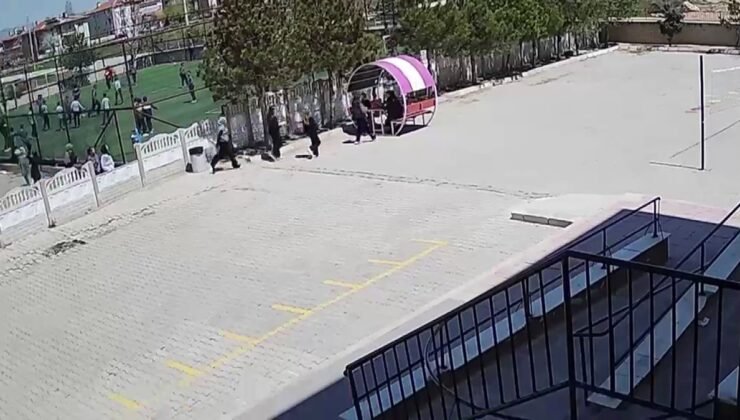 Minik yüreklerin polise yaptığı jest kalpleri ısıttı