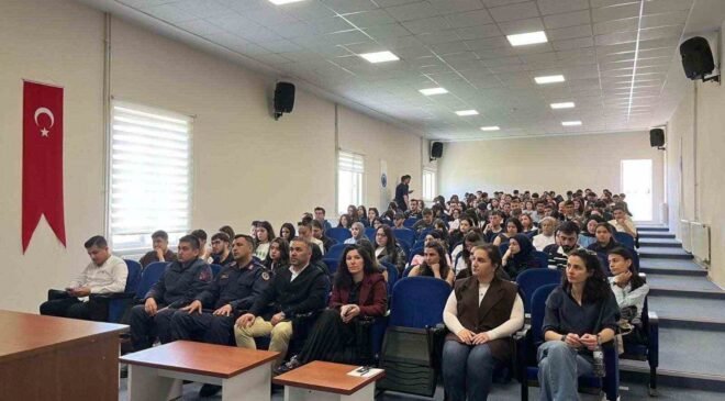 Öğrenci ve öğretmenlere bağımlılıkla mücadele eğitimi