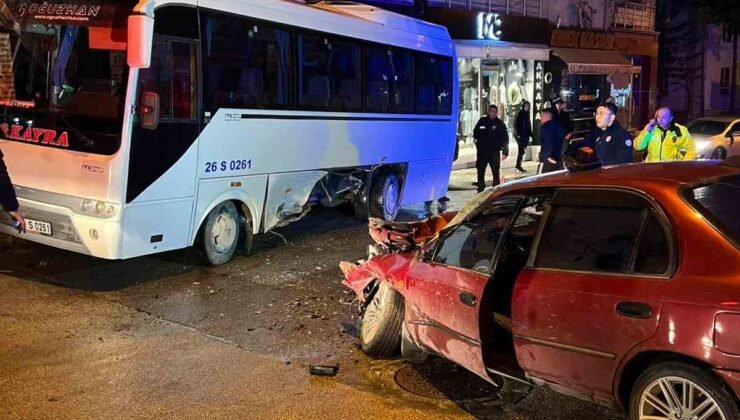 Otomobilin minibüse yandan çarptığı kazada 1 kişi yaralandı