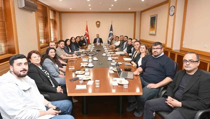 Rektör Adıgüzel’in katılımıyla “AUPRESS Dergi Editörleri Değerlendirme Toplantısı” yapıldı