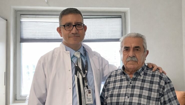 Şah damarındaki darlığa Karotis stent müdahalesi