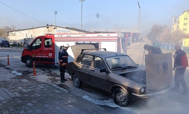 Tavşanlı’da araç yangını korkuttu