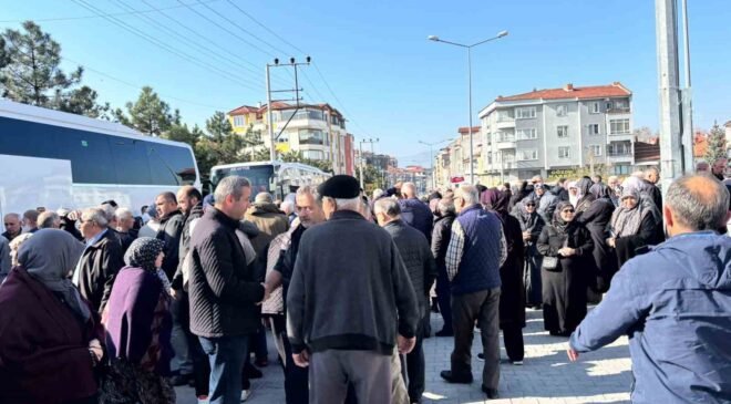 Tavşanlı’da Hacı adayları dualarla uğurlandı