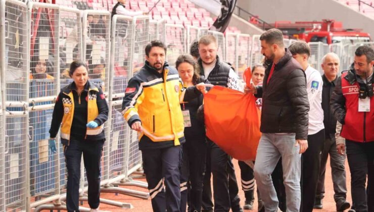 Tribünde epilepsi nöbeti geçiren taraftara sağlık ekipleri müdahale etti