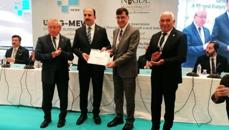 UCLG-MEWA’dan Eyüp Kahveci’ye “Çok Başarılı” belgesi