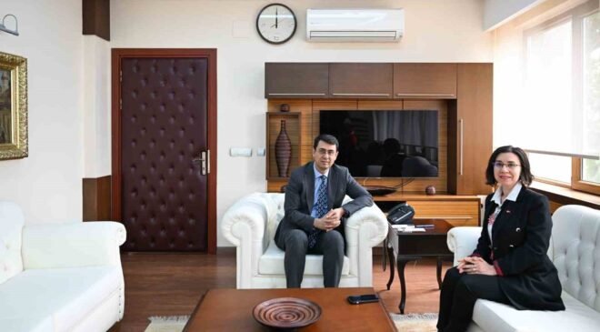 Uşak Belediye Başkan Vekili Özkan, Vali Kartal’ı ziyaret etti