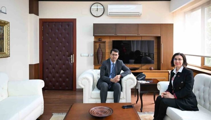 Uşak Belediye Başkan Vekili Özkan, Vali Kartal’ı ziyaret etti