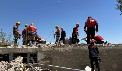 Uşak’ta gerçeği aratmayan deprem tatbikatı gerçekleştirildi