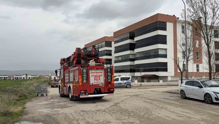 Ütü kaynaklı yangın ekipleri harekete geçirdi