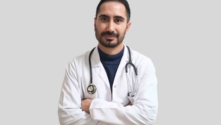Uzm. Dr. Emin Cecen hasta kabulüne başladı