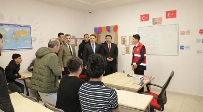 Vali Işın, Geri Gönderme Merkezi’ni inceledi