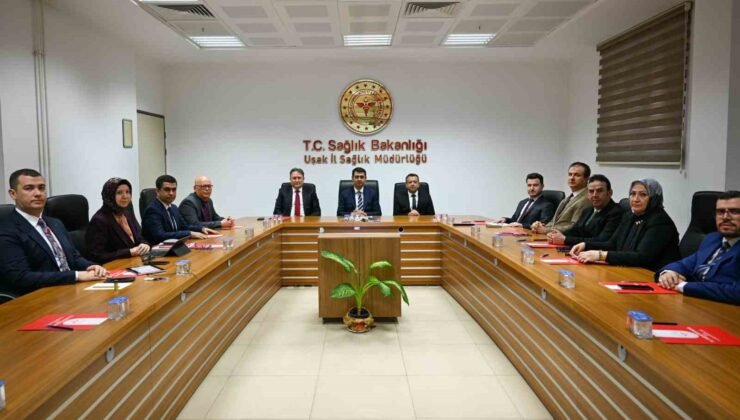 Vali Kartal, il genelinde yürütülen sağlık hizmetleri hakkında bilgi aldı.