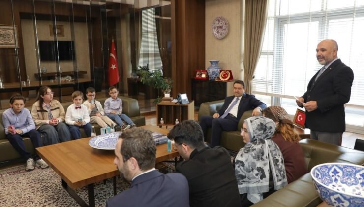 Vali Musa Işın, Kütüphane Haftası’nda okurlarla buluştu