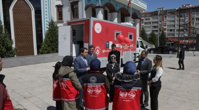 Vali Musa Işın’dan mobil sosyal hizmet aracına yakın takip