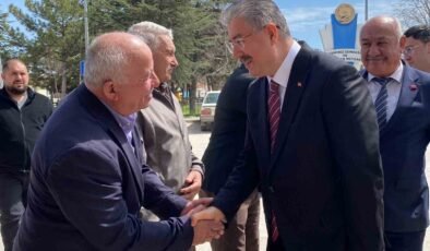 Vali Yılmaz, Alpu’da hem vatandaşla buluştu, hem çalışmaları denetledi