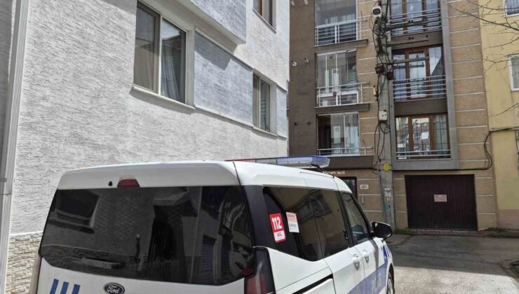 Yakınlarının haber alamadığı şahıs evinde ölü bulundu