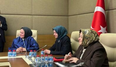 TBMM Komisyon Başkanı Ayşen Gürcan Akademi Anadolu Öğrencilerini Ağırladı