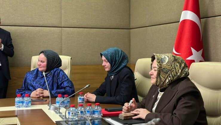 TBMM Komisyon Başkanı Ayşen Gürcan Akademi Anadolu Öğrencilerini Ağırladı