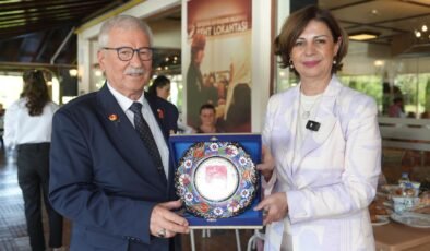 Ayşe Ünlüce Şehit ve Gazi Aileleriyle Buluştu: Sizler Bu Ülkenin Baş Tacısınız