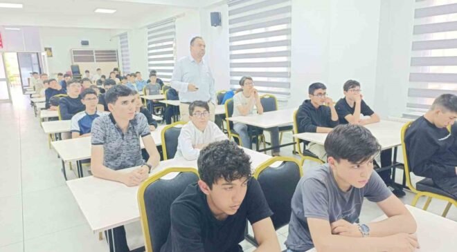 Afyonkarahisar’da ‘Teknoloji Bağımlılığı’ konulu semineri