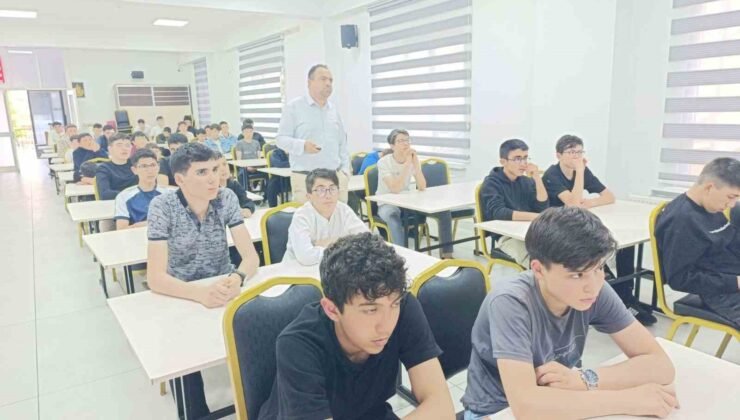 Afyonkarahisar’da ‘Teknoloji Bağımlılığı’ konulu semineri