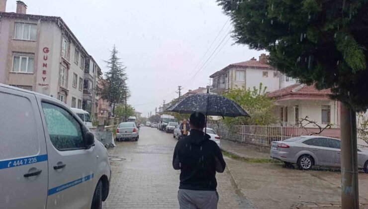 Afyonkarahisar’da kar yüksek kesimleri beyaza bürüdü