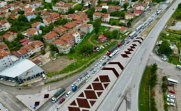 Afyonkarahisar’daki karayollarında bayram trafiği yoğunluğu başladı
