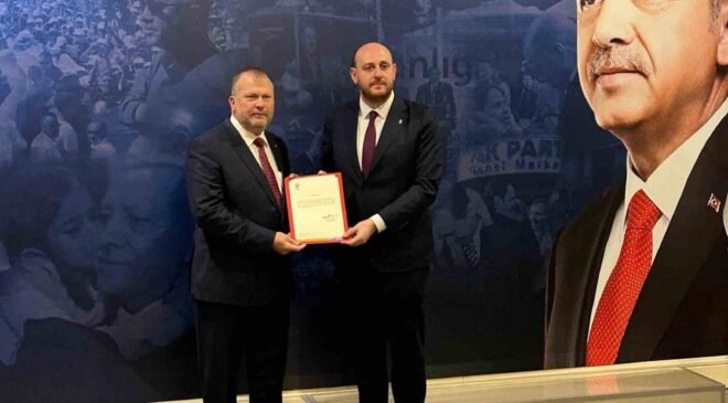 AK Parti ilçe başkanlığında görev değişimi