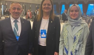 AK Parti’ye geçen Afyonkarahisar Belediye Başkanı Burcu Köksal’a ilk tebrik Bilecik’ten