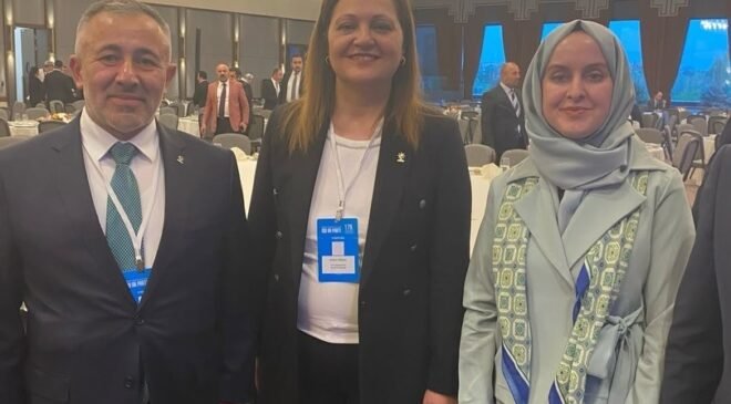 AK Parti’ye geçen Afyonkarahisar Belediye Başkanı Burcu Köksal’a ilk tebrik Bilecik’ten