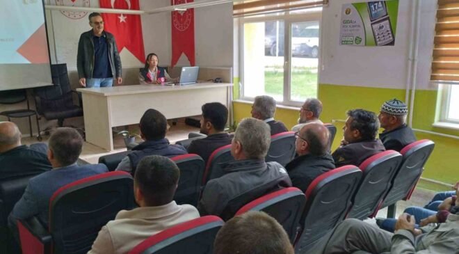 Altıntaş’ta üreticilere “Yetkilendirilmiş Uygulayıcı Belgesi” eğitimi