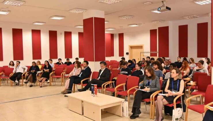 Anadolu Üniversitesi’nde Türkiye-AB ilişkileri ve medya temsilleri masaya yatırıldı