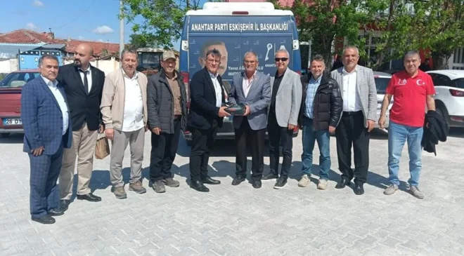 Anahtar Parti Eskişehir Teşkilatı Seyitgazi’de Bayram Mesaisinde: Mahalle Mahalle Vatandaşlarla Buluştu