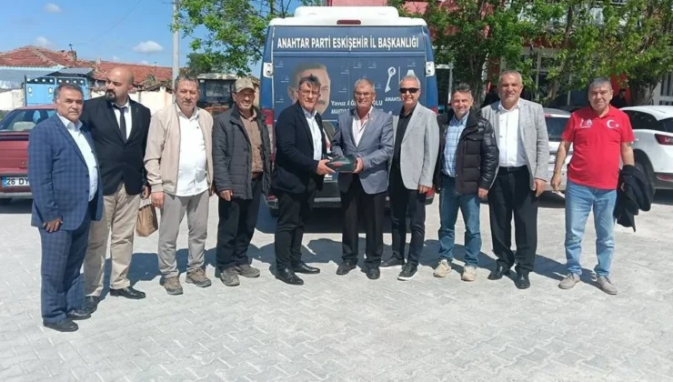 Anahtar Parti Eskişehir Teşkilatı Seyitgazi’de Bayram Mesaisinde: Mahalle Mahalle Vatandaşlarla Buluştu