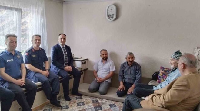 Aslanapa’da şehit aileleri ve gazilere bayram ziyareti