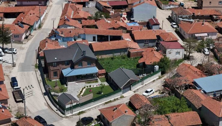 Başkan yardımcısı oğlunun üzerine şirket kurup köye villa yaptırmış