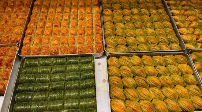 Bayrama sayılı günler kala baklava ve lokum satışları arttı