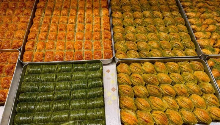 Bayrama sayılı günler kala baklava ve lokum satışları arttı