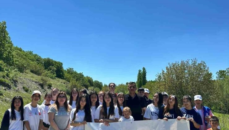 Beylikova’da gençlik doğa için yürüdü