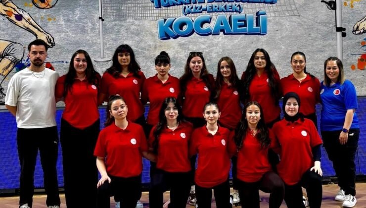 Bilecik Kız Voleybol Takımı Türkiye yarı finaline yükseldi
